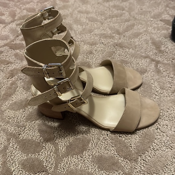 Vince Camuto beige heeled sandals. Size 9 - Picture 2 of 7